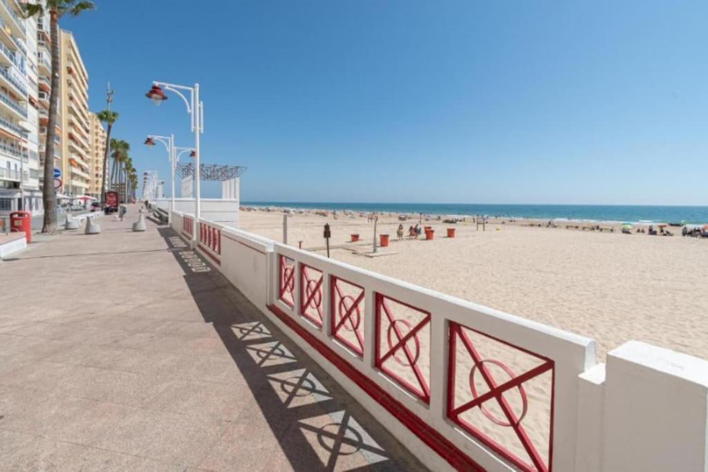 Apartamento Candari Playa En Cádiz Exteriör bild